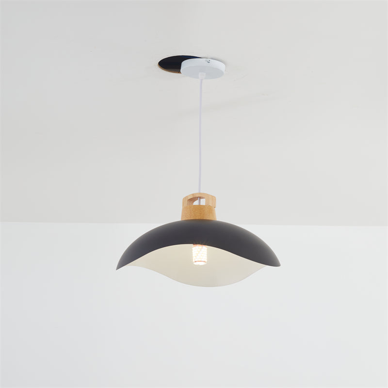 ElegantLuxe - Vintage Pendant Light in Black Metal