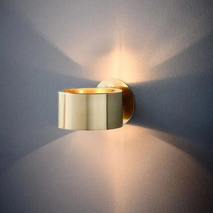 Natura - Wall Lamp with Sleek Design
