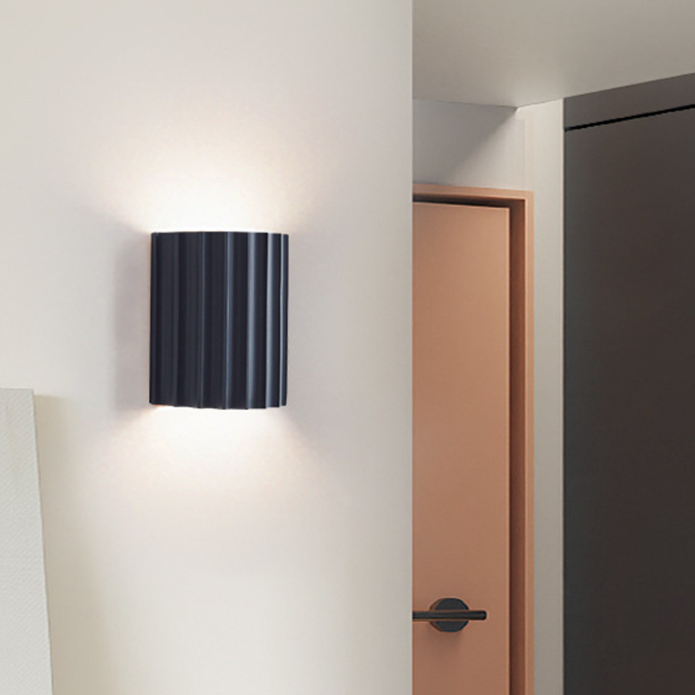 Round Wall Lamp - Elegant and Modern Lighting for Your Living Room