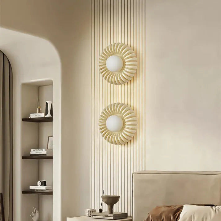 Rêverie - Artistic Wall Lamp in Resin