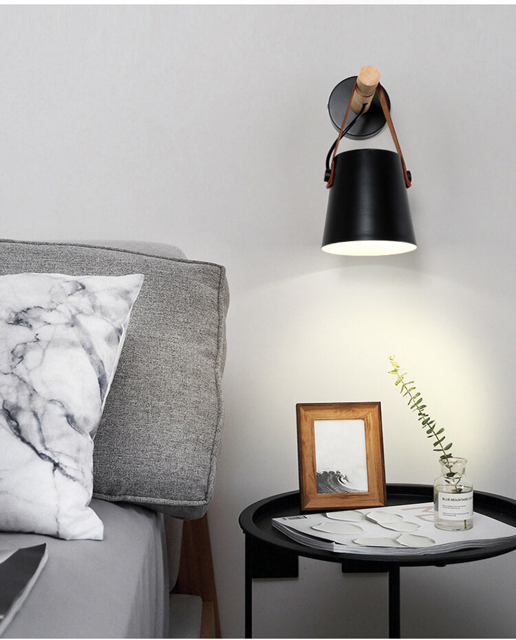 HoutArm - Wall Lamp with Iron Lampshade and Wooden Arm