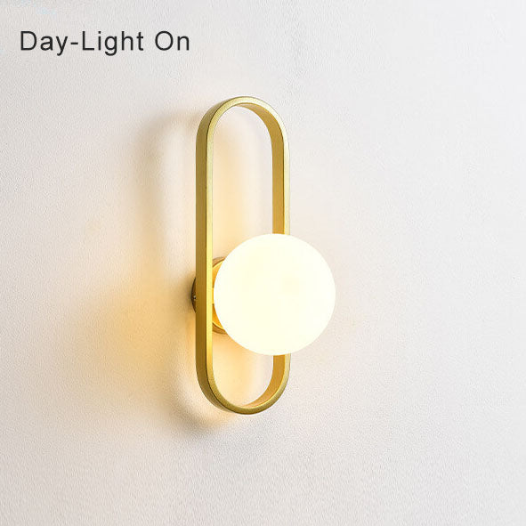 Light Circle - Modern wall lamp with glass globe and circular design