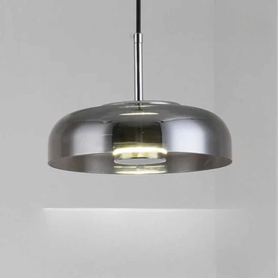 EcoGlow - Energy-Efficient and Lightweight Lamp