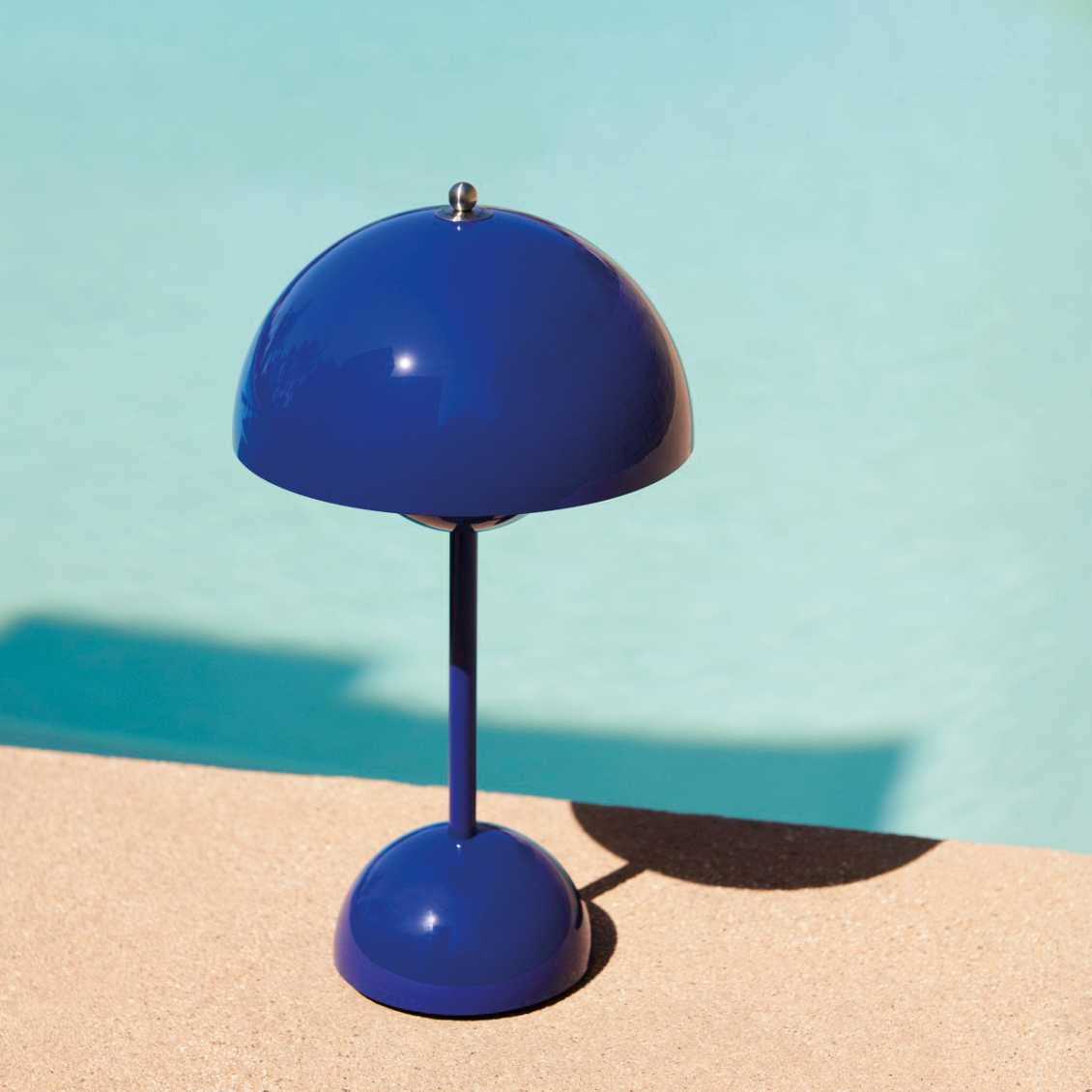 LunarGlow - LED Table Lamp for a Cosy Interior