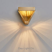 Lumino - Modern LED wall lamp with geometric pattern