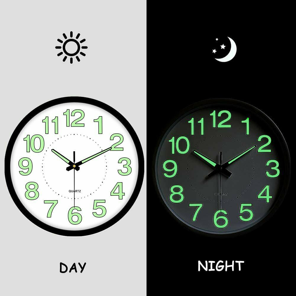LumiKlok - Glow-in-the-dark wall clock made of plastic