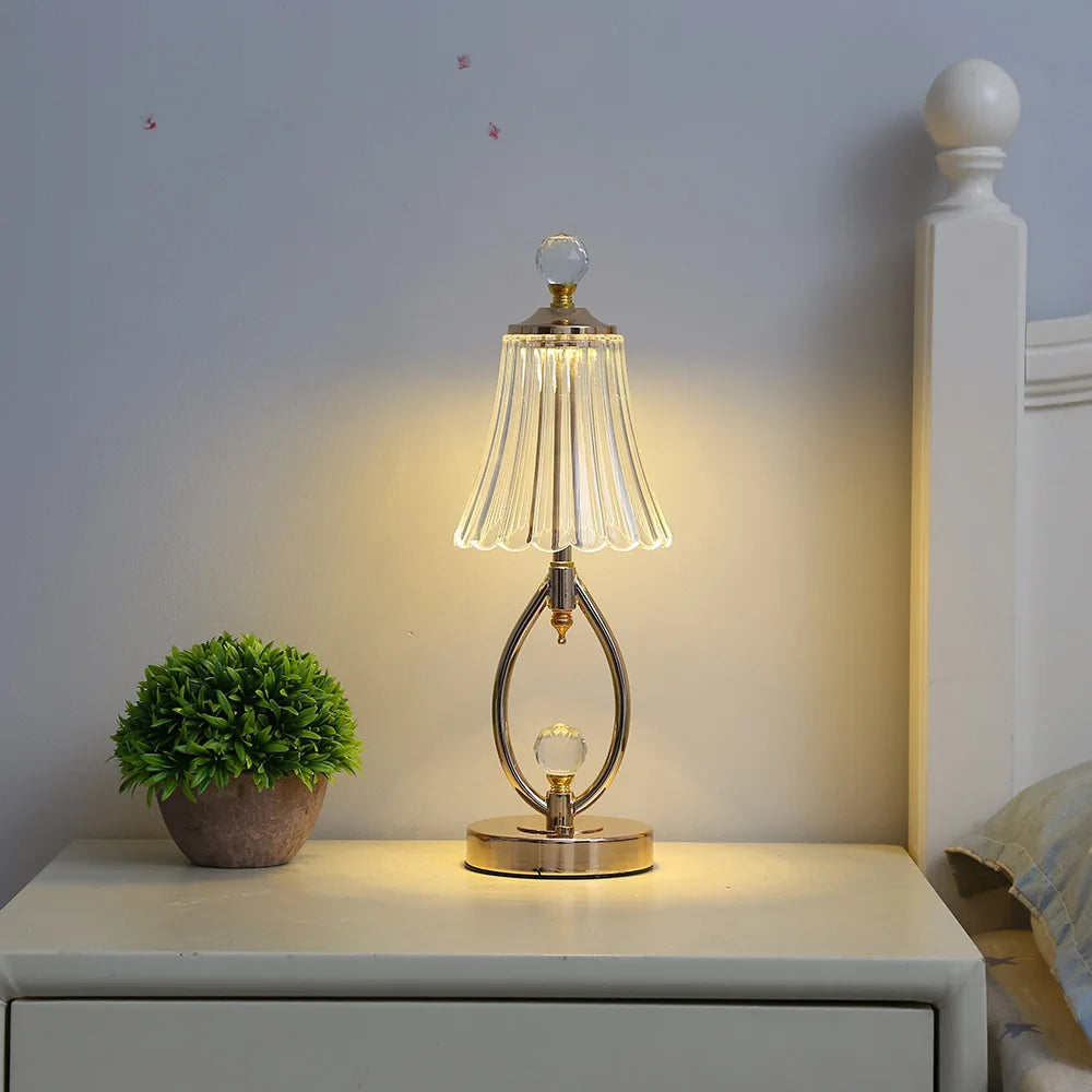 CrystalGlow – Vintage Crystal Table Lamp