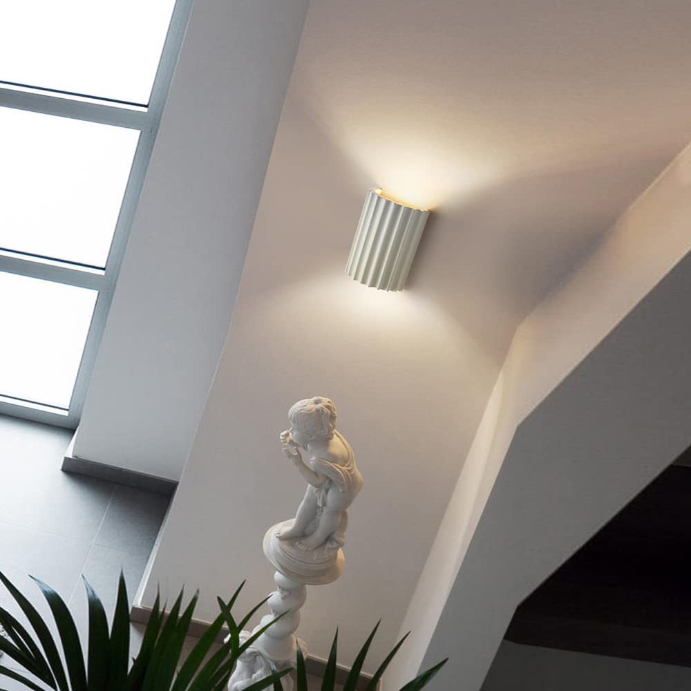 Round Wall Lamp - Elegant and Modern Lighting for Your Living Room