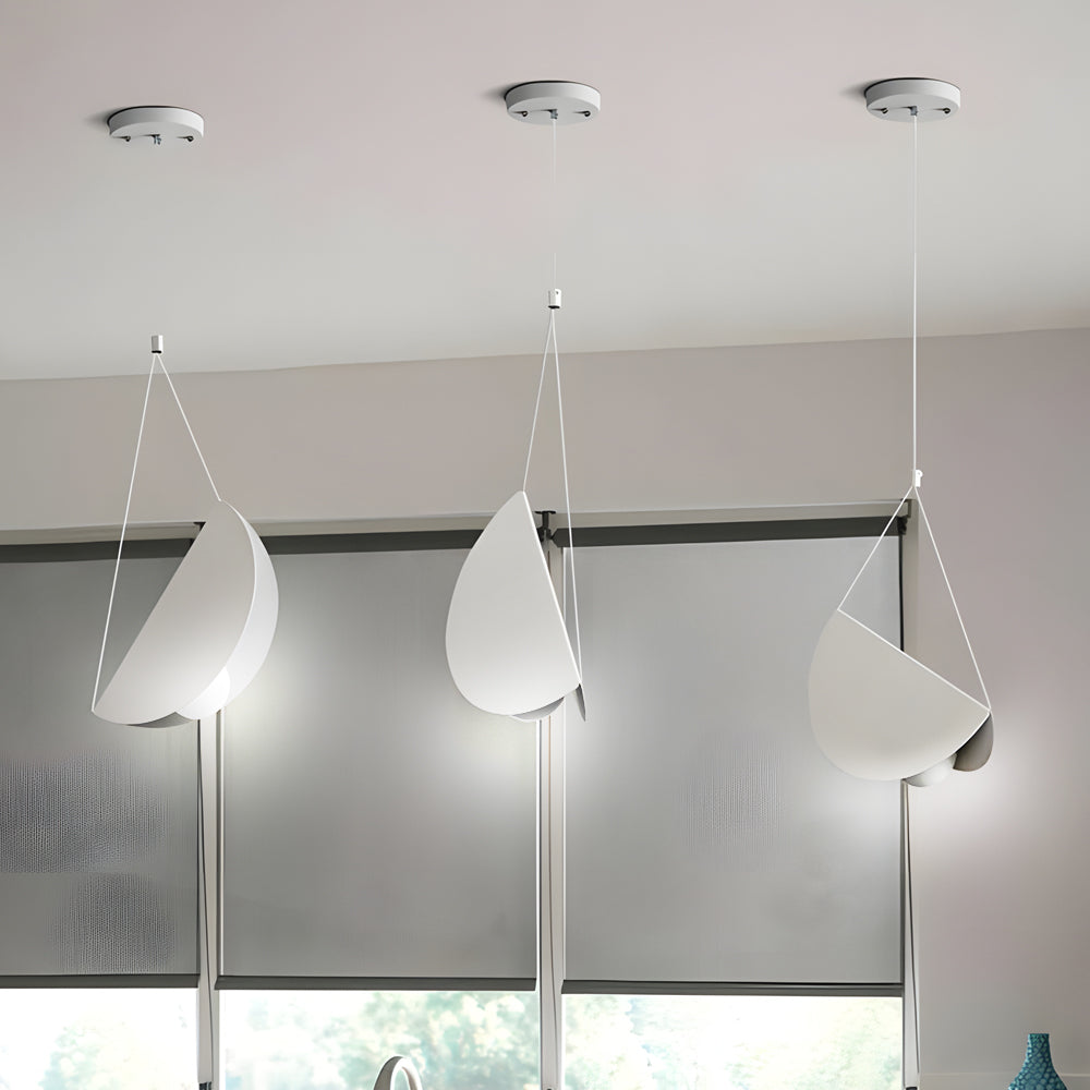 PureGlow – Linear Pendant Light in White