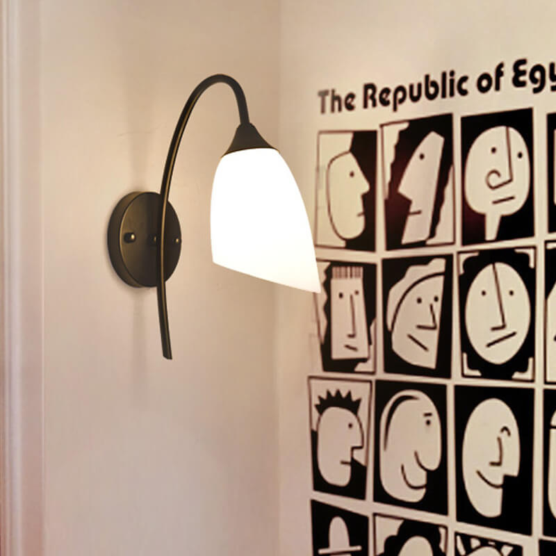 GloeiGlow - Modern angled bell-shaped wall lamp with arm