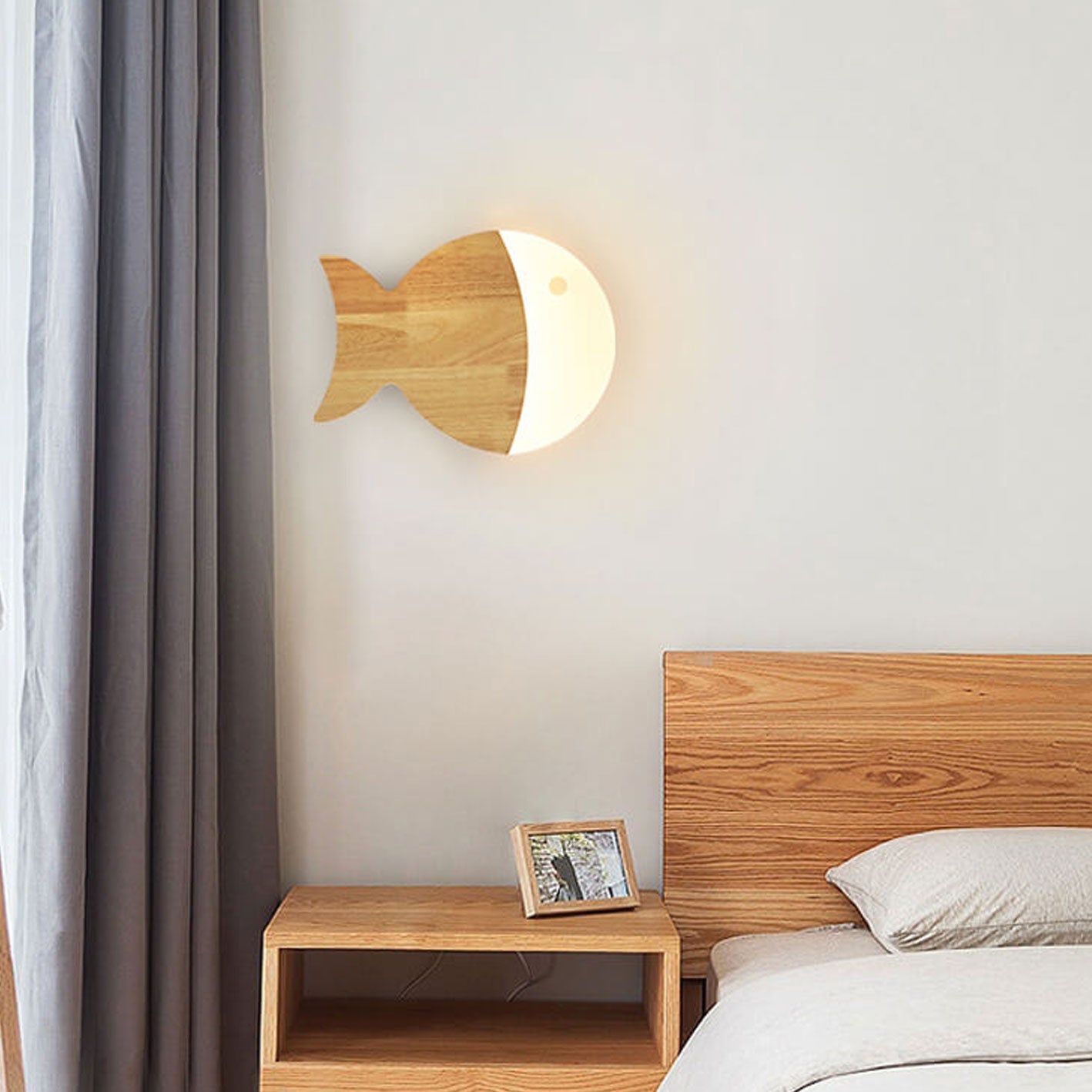 Nordic Minimalist Oak and Acrylic LED Wall Lamp in Fish Shape