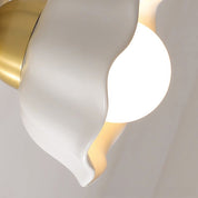Retro French White Flower Wall Lamp - Elegant and Timeless Lighting
