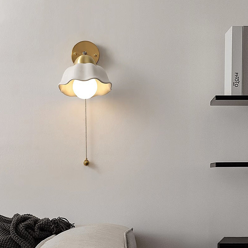 Retro French White Flower Wall Lamp - Elegant and Timeless Lighting