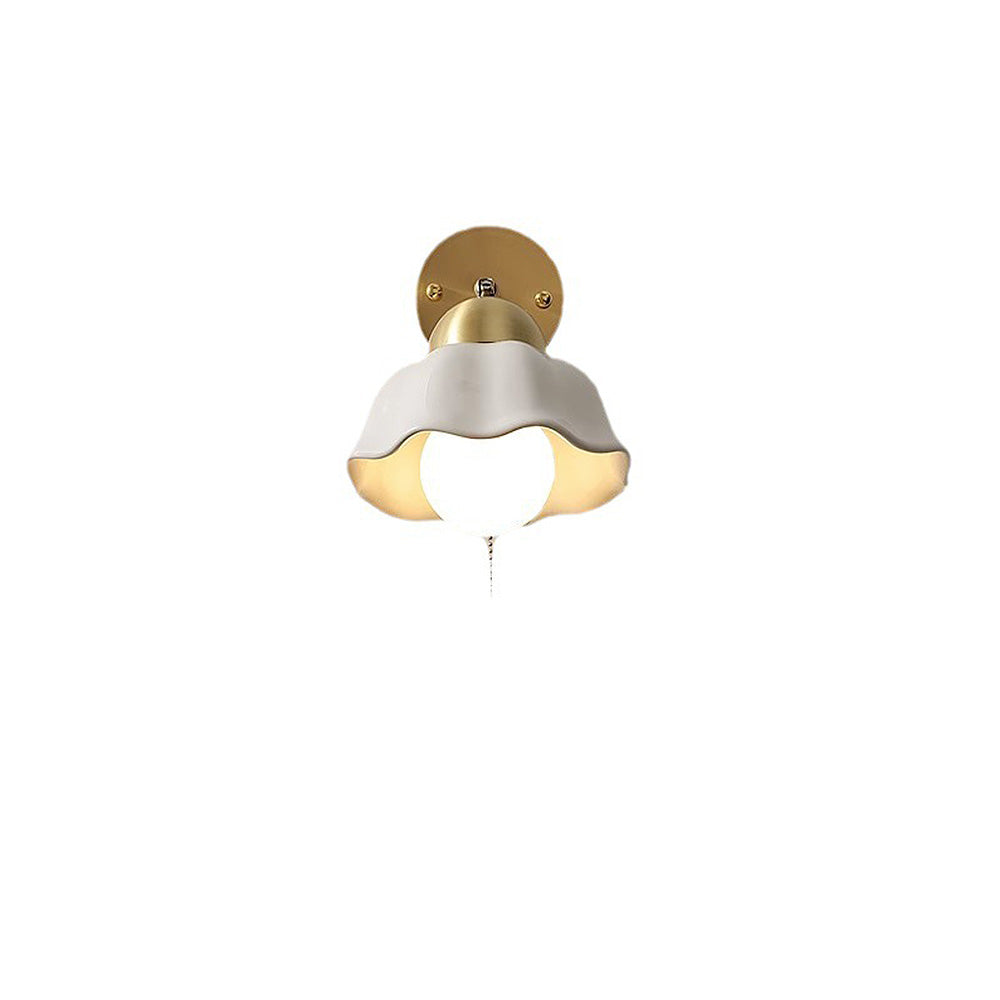 Retro French White Flower Wall Lamp - Elegant and Timeless Lighting