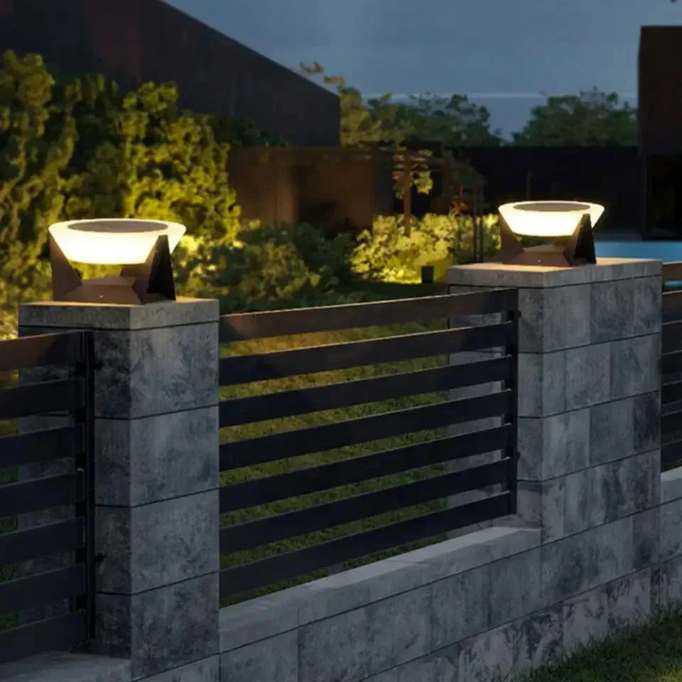 Sunlander - Elegant Solar Outdoor Light