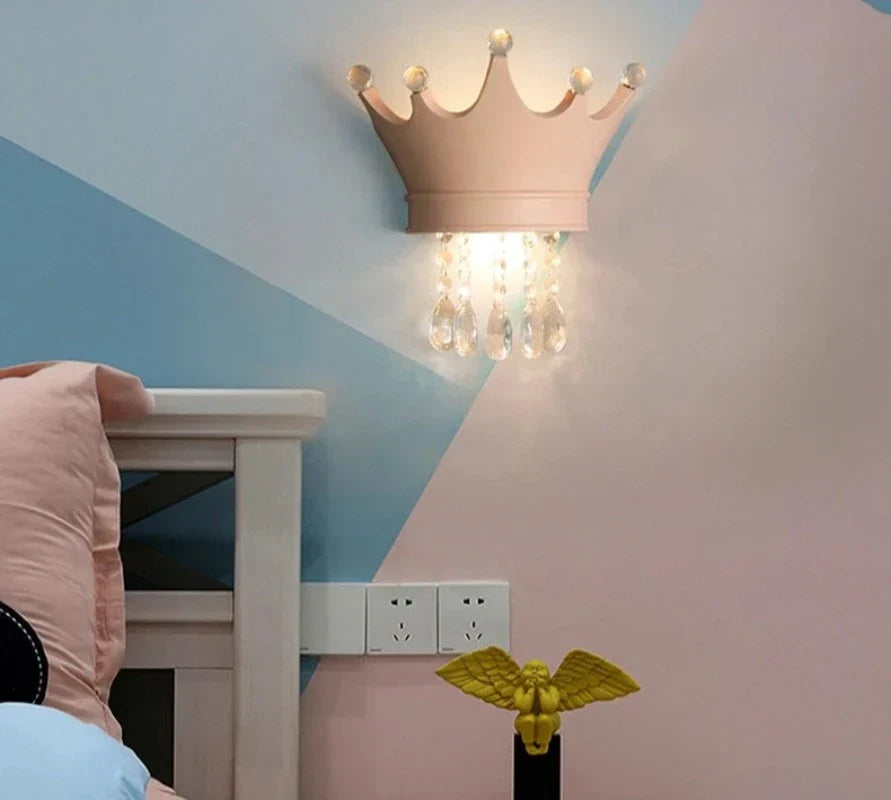 LuminaGlimmer - Crown Wall Lamp