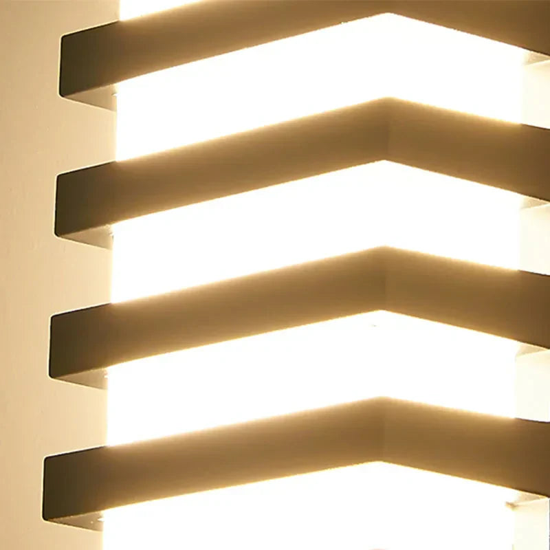 AlumiLuxe - Modern Aluminium Lamp