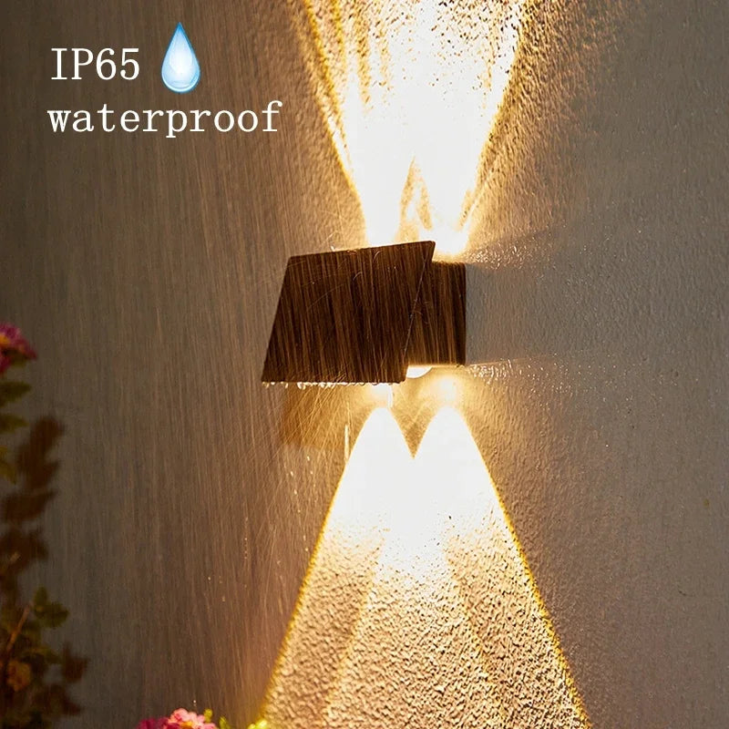BrightBreeze - Solar Balcony Light