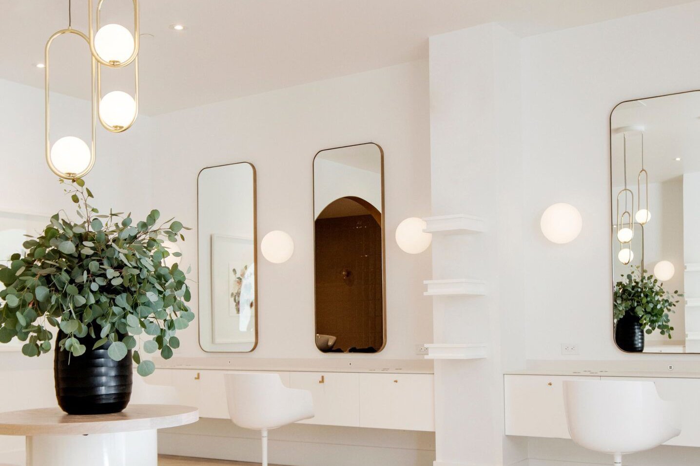 Mila - Elegant and Modern Pendant Light