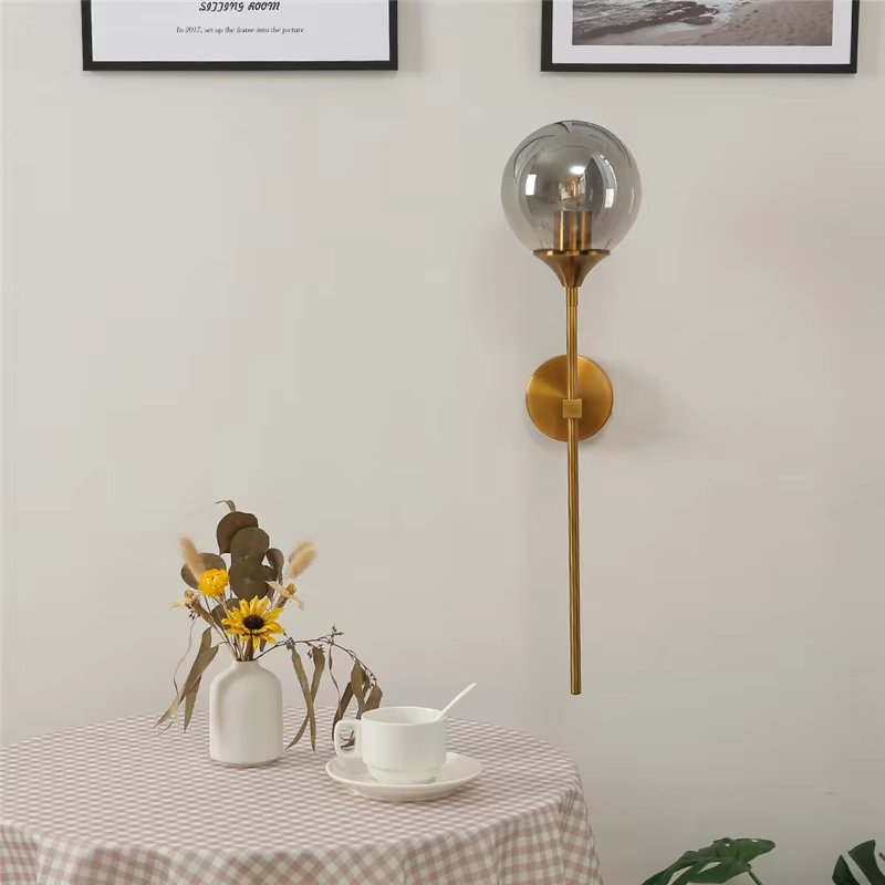 ModernAura - Chic and Minimalist Wall Lamp