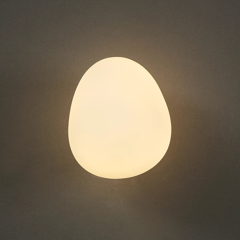 ShellWhite - Wall Lamp in Eggshell White Glass