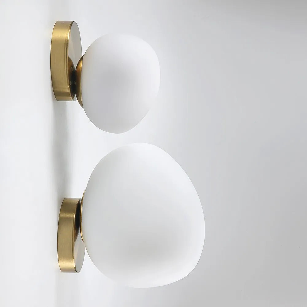 ShellWhite - Wall Lamp in Eggshell White Glass