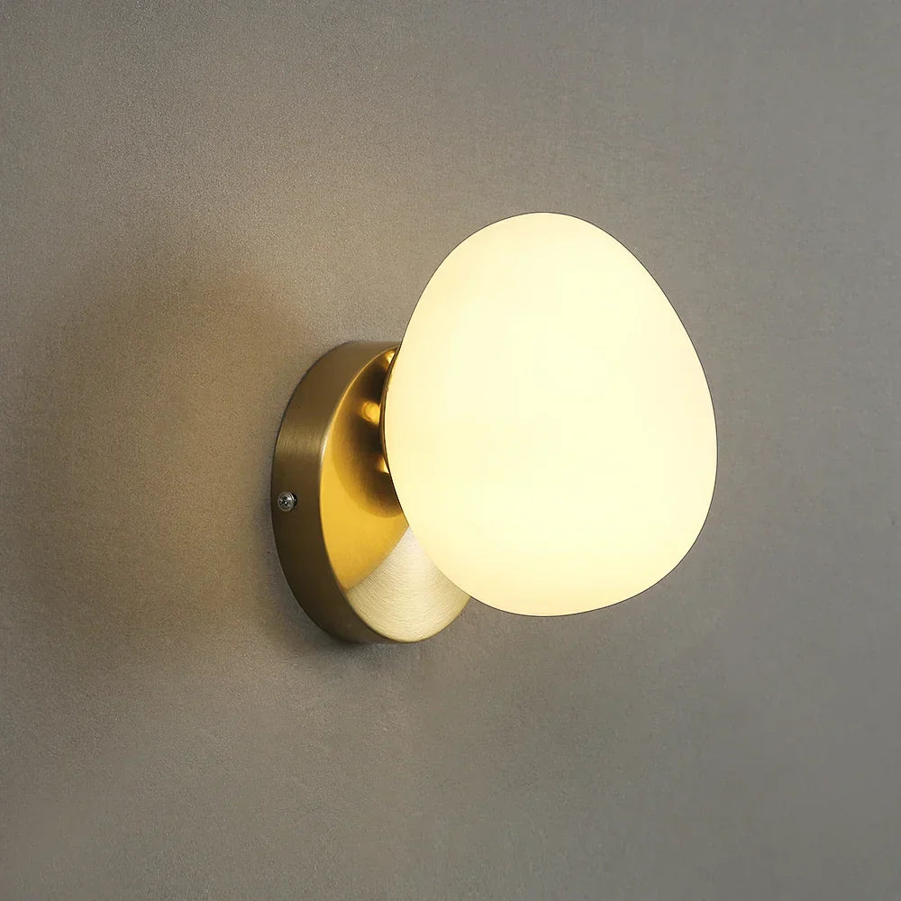 ShellWhite - Wall Lamp in Eggshell White Glass