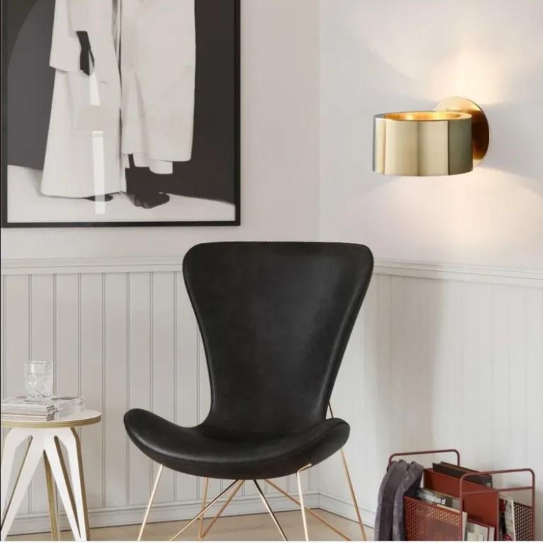 Natura - Wall Lamp with Sleek Design