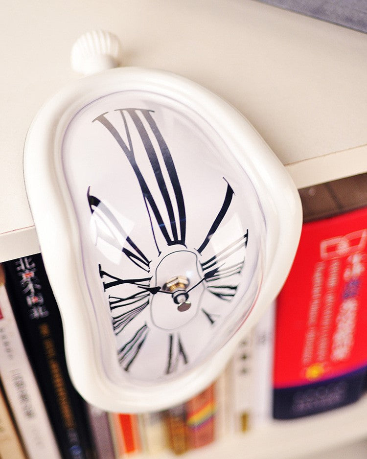 TimeFlow - Melting Distorted Wall Clock