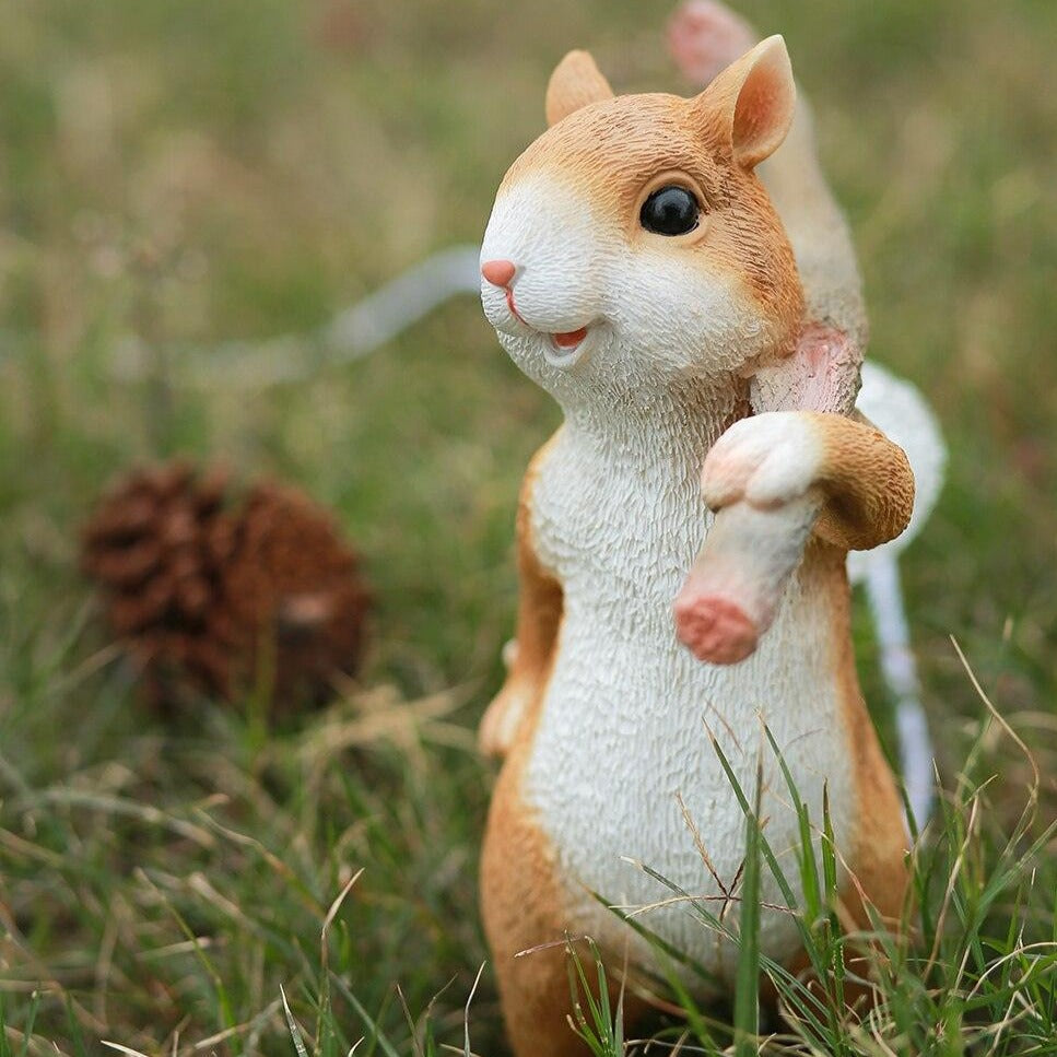 Nutlight – Adorable Squirrel Lamp