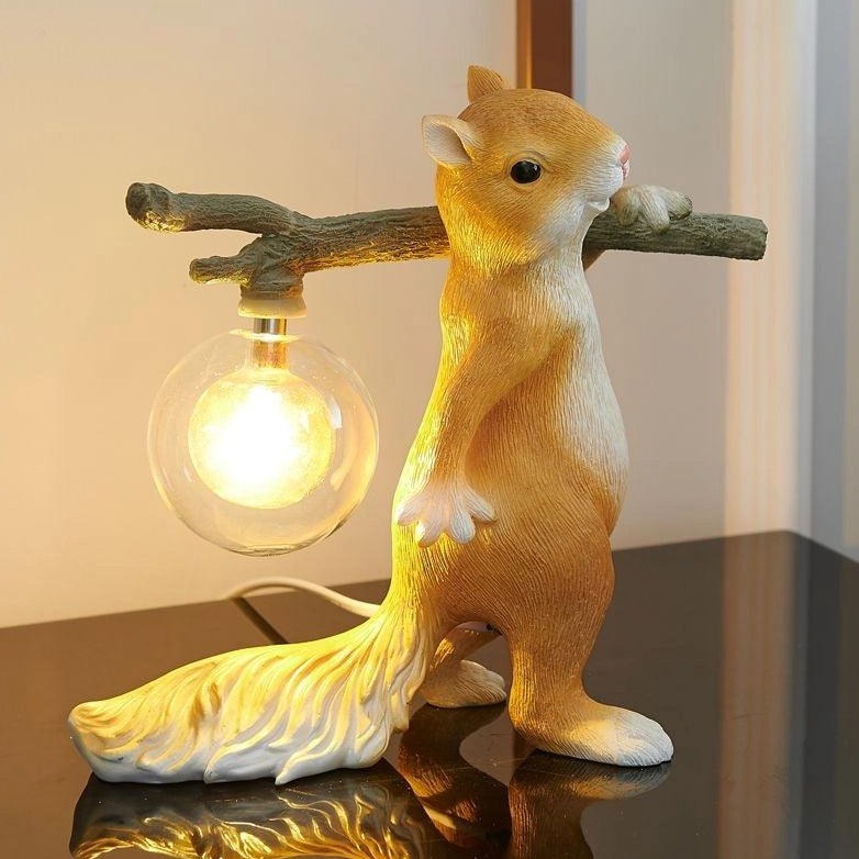 Nutlight – Adorable Squirrel Lamp