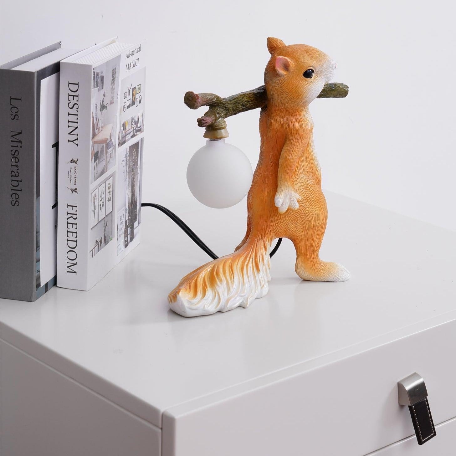 Nutlight – Adorable Squirrel Lamp