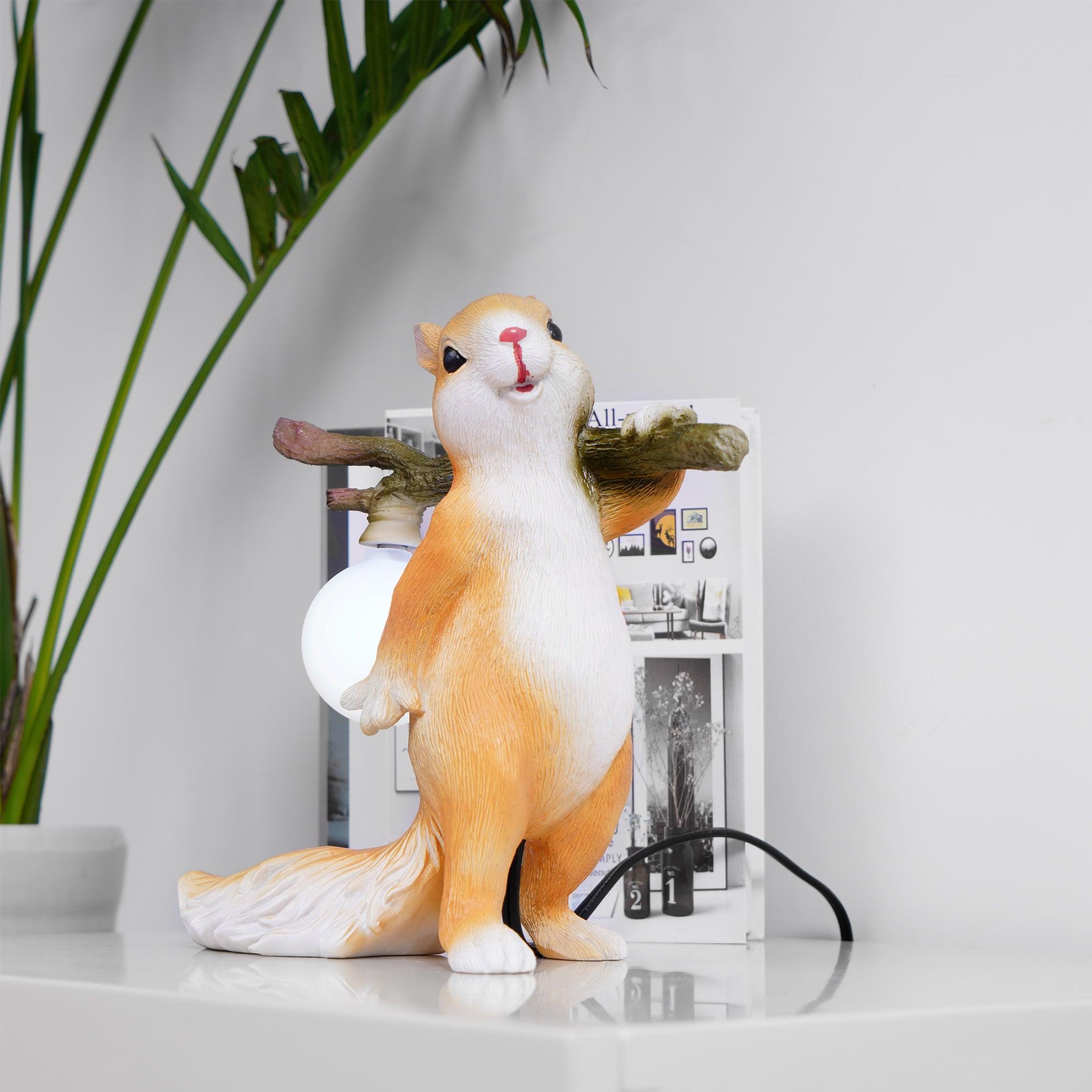 Nutlight – Adorable Squirrel Lamp