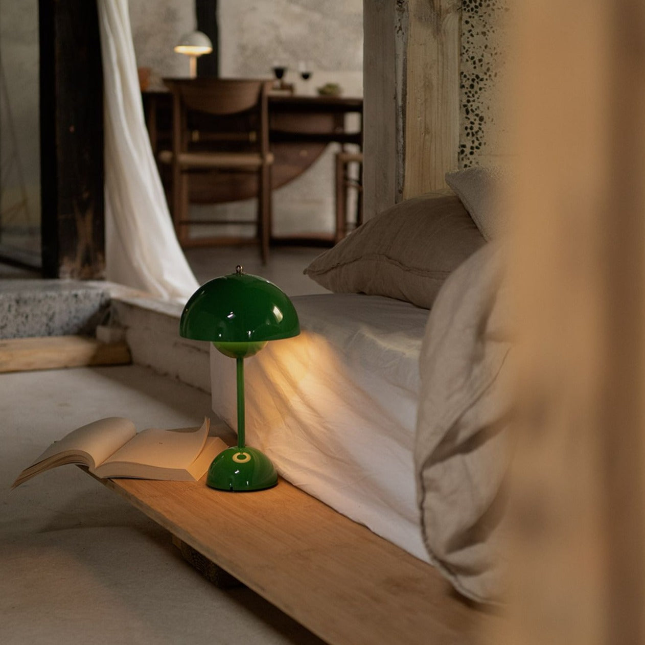 LunarGlow - LED Table Lamp for a Cosy Interior