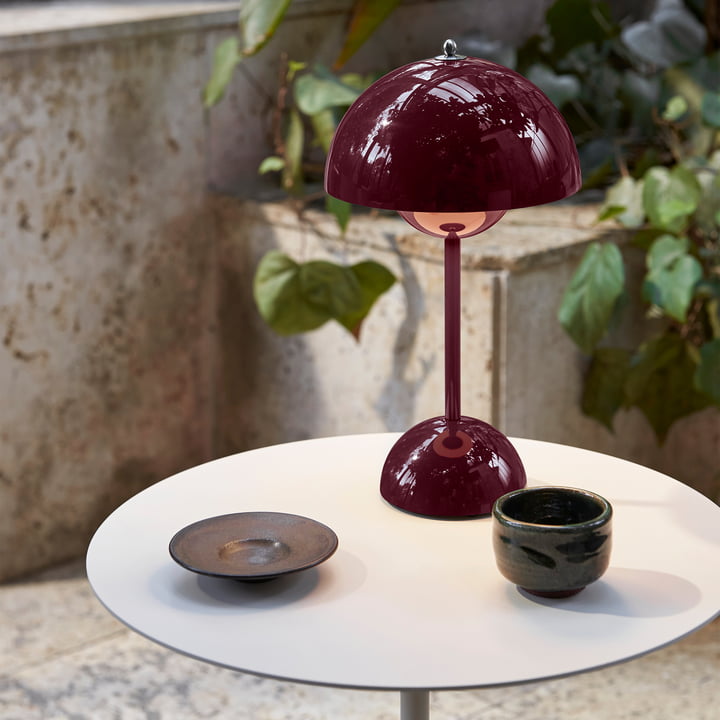 LunarGlow - LED Table Lamp for a Cosy Interior