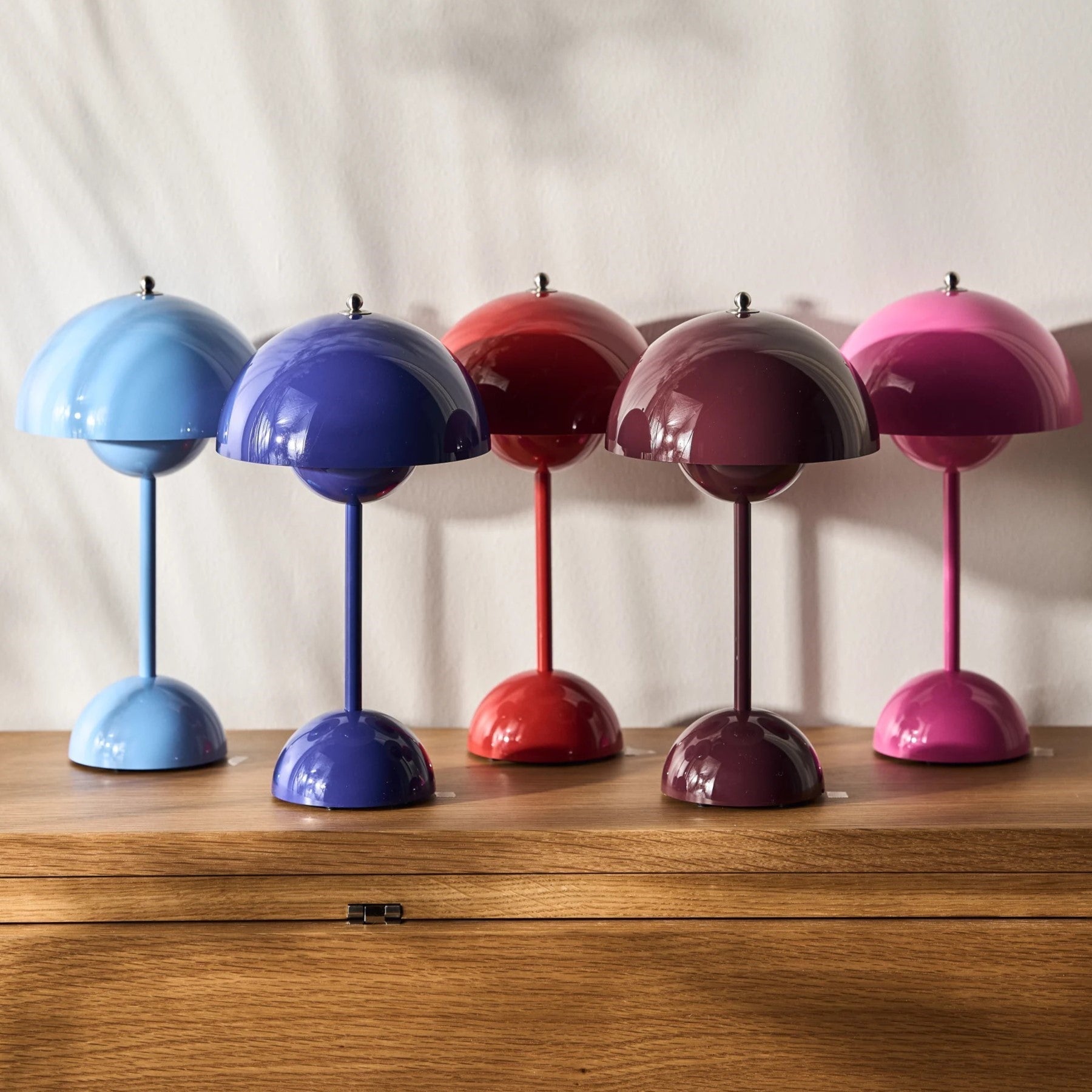 LunarGlow - LED Table Lamp for a Cosy Interior