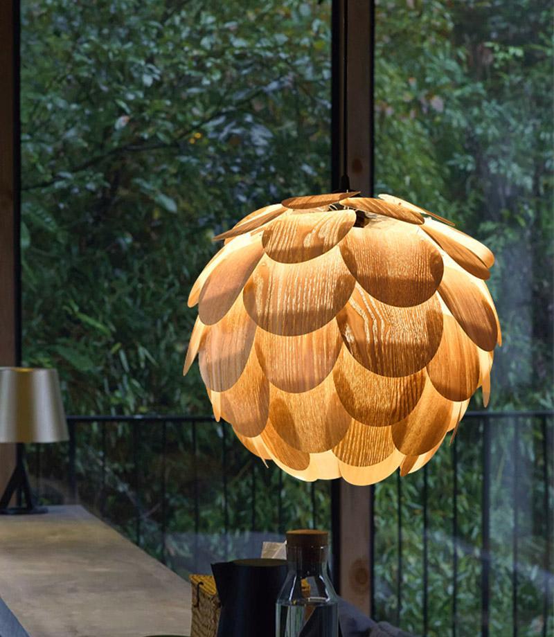 TropicalGlow – Wooden Pineapple-Shaped Pendant Light