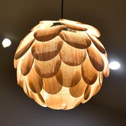 TropicalGlow – Wooden Pineapple-Shaped Pendant Light