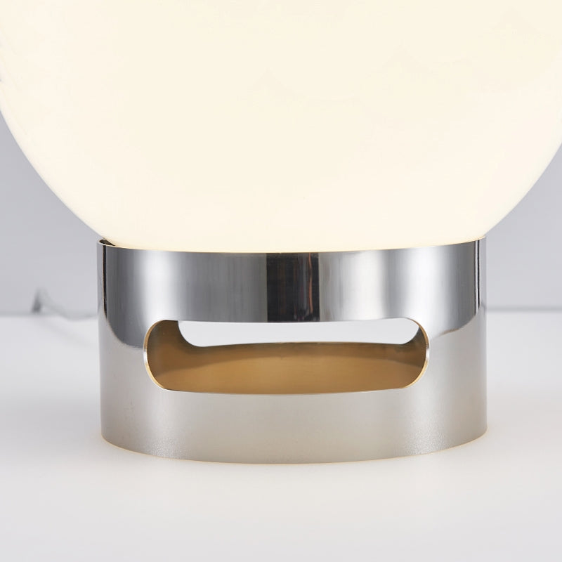 OpalHaus – Bauhaus lamp with opal