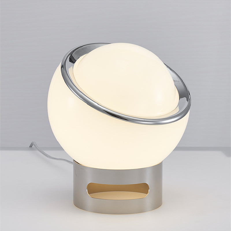 OpalHaus – Bauhaus lamp with opal