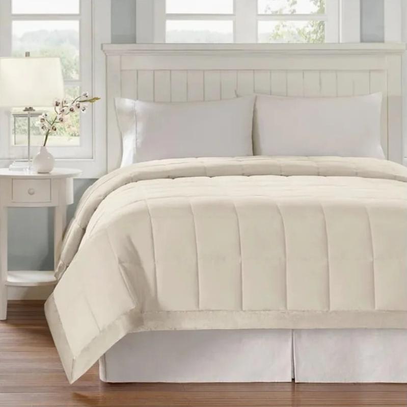 Bedspread in Prospect Blue – Lightweight Down Alternative with Satin Trim