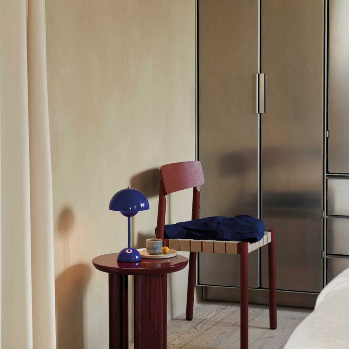 LunarGlow - LED Table Lamp for a Cosy Interior