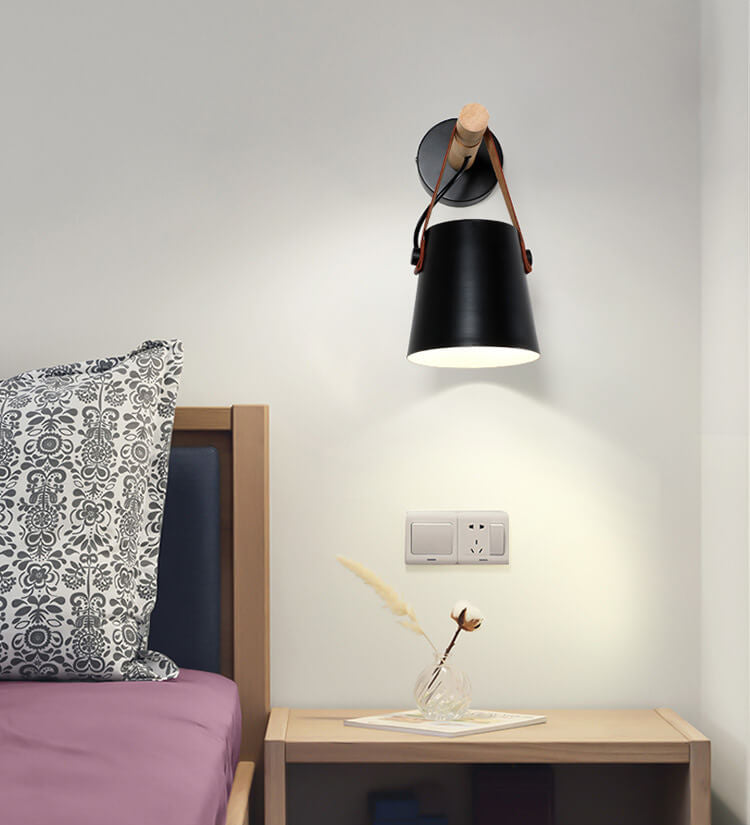 HoutArm - Wall Lamp with Iron Lampshade and Wooden Arm