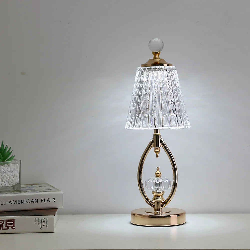 CrystalGlow – Vintage Crystal Table Lamp