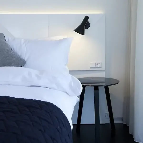 Illuma - Modern and Sleek Lamp