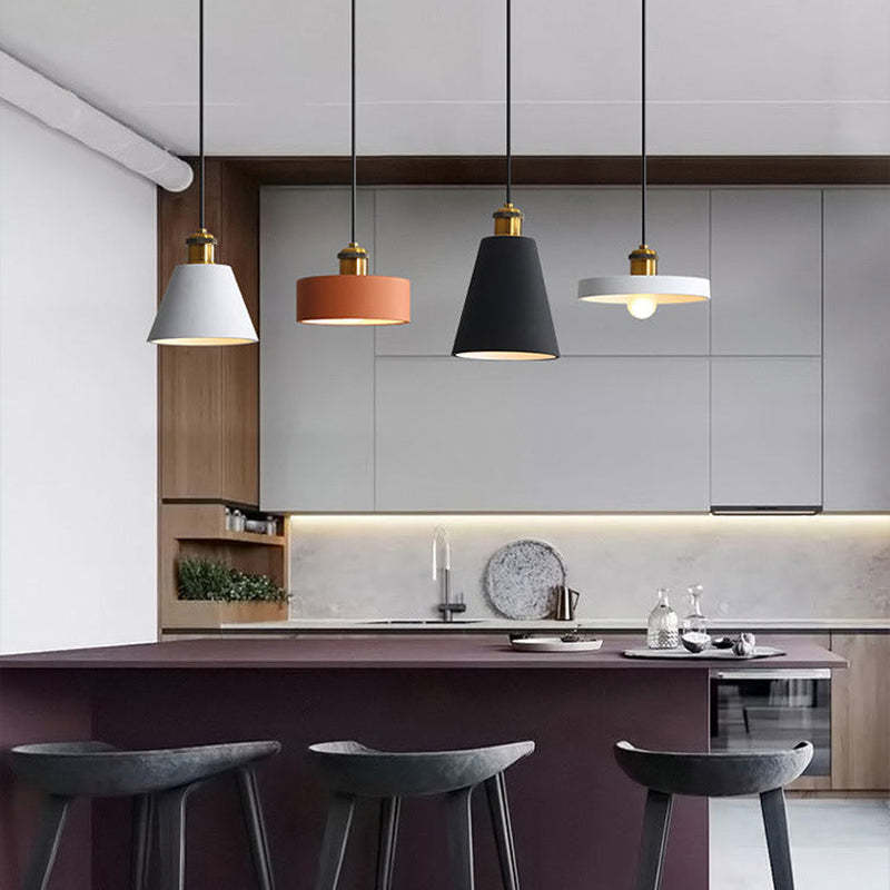FormaLuxe - Modern Metal and Resin Chandelier