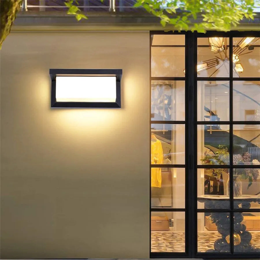 HorizonHalo - Modern Outdoor Wall Light