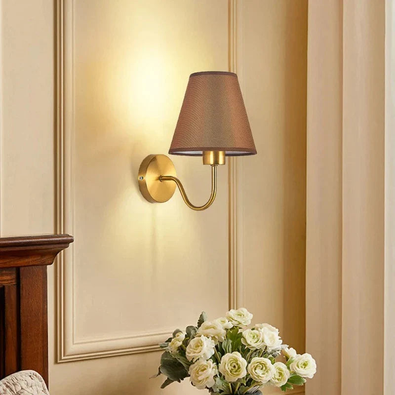 Led-Moderne-Wandlamp-Binnenverlichting-Nordic-Stof-Retro-Wandlamp-Huis-Slaapkamer-Nachtkastje-Hotel-Lamp.webp