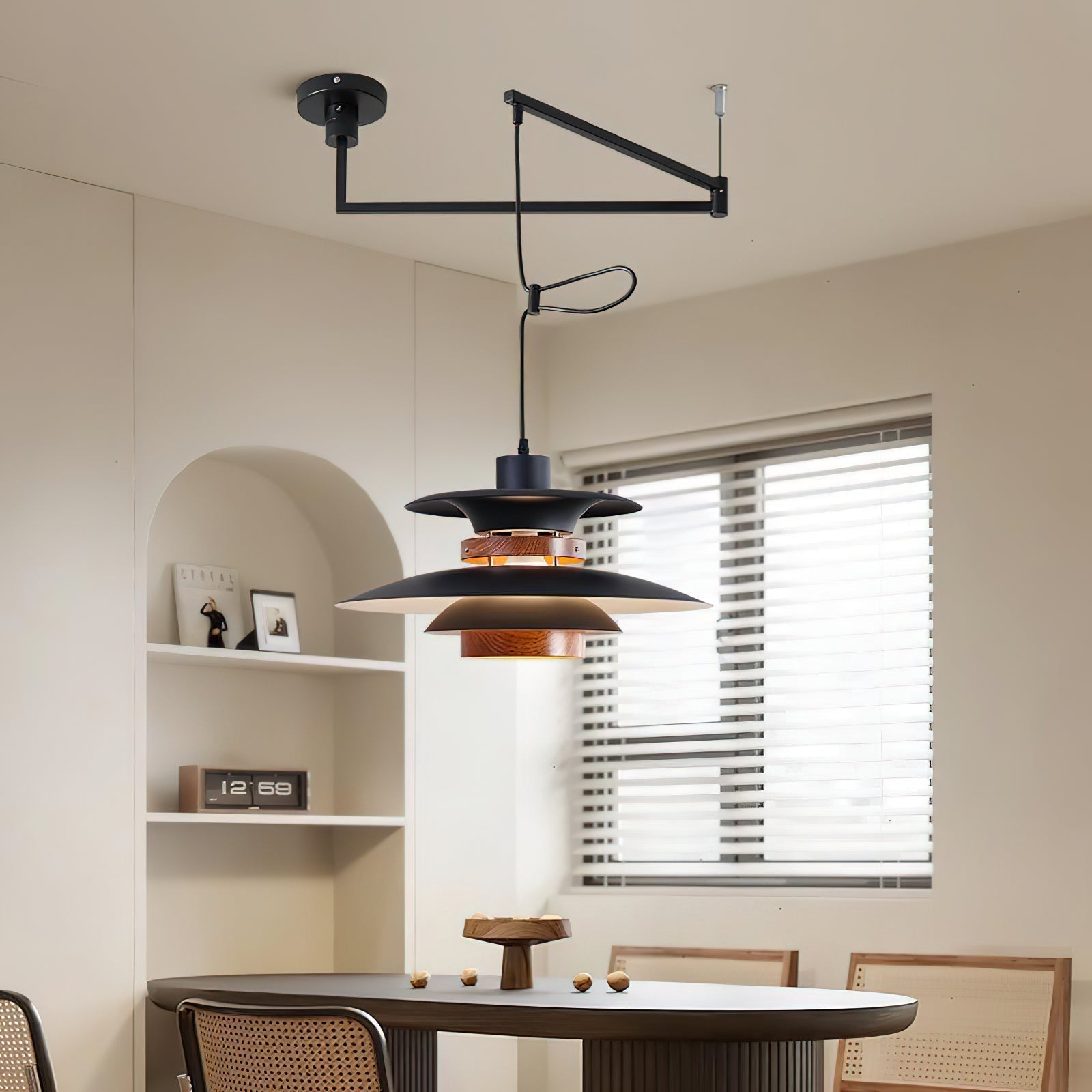 Mercero_Swing_Arm_Pendant_Lamp__3.jpg