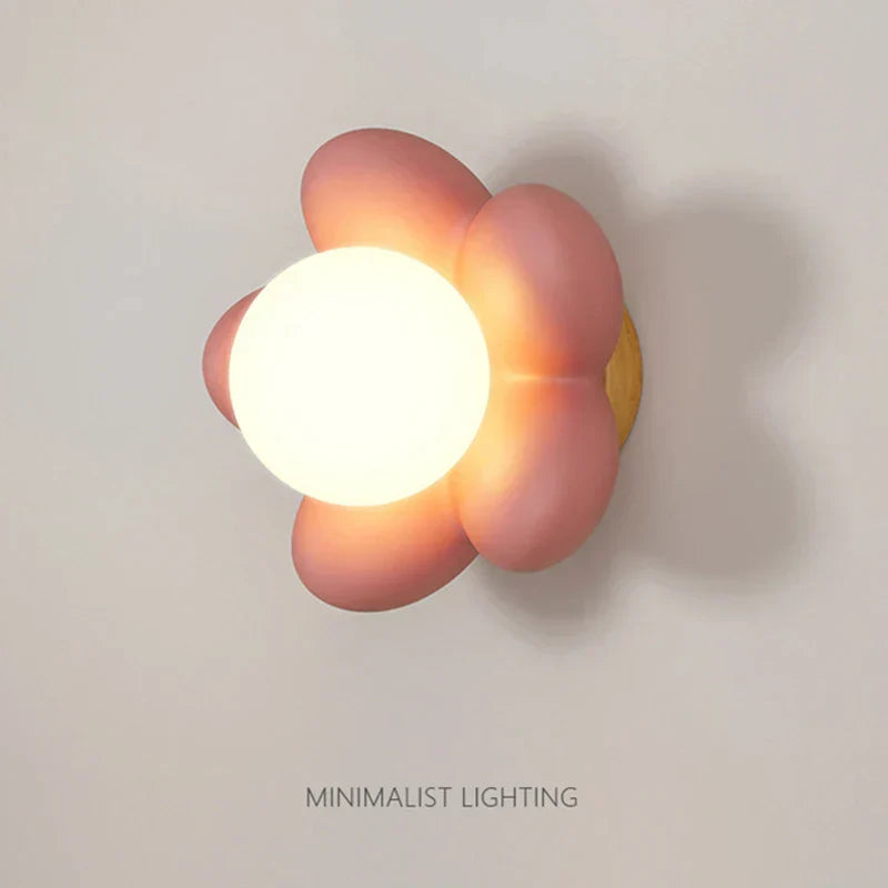 FloralGlimmer - Wall Lamp with Cream-Coloured Flower